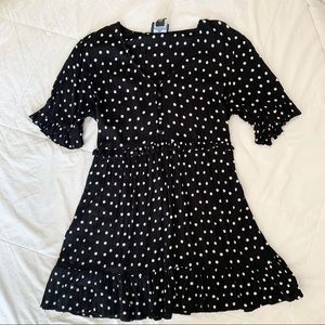 NWOT Black and White Polka Dot Half Sleeve Ruffle Trim Dress, M